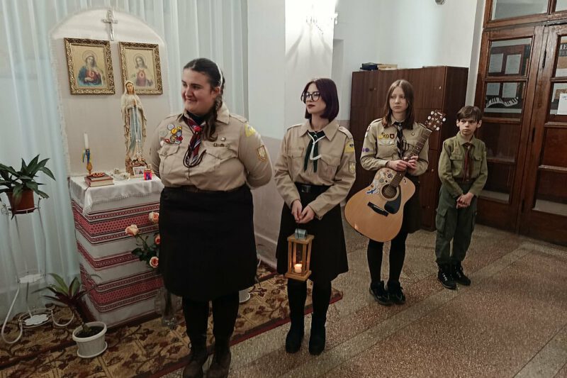 Промінчик тепла, надії та віри запалав у коледжі